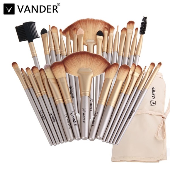 Other - Professional 32 Piece Makeup Brush Set